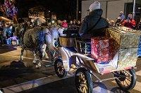 PRAZNIČNA TRŽNICA V DIVAČI in PRIHOD DEDKA MRAZA 30